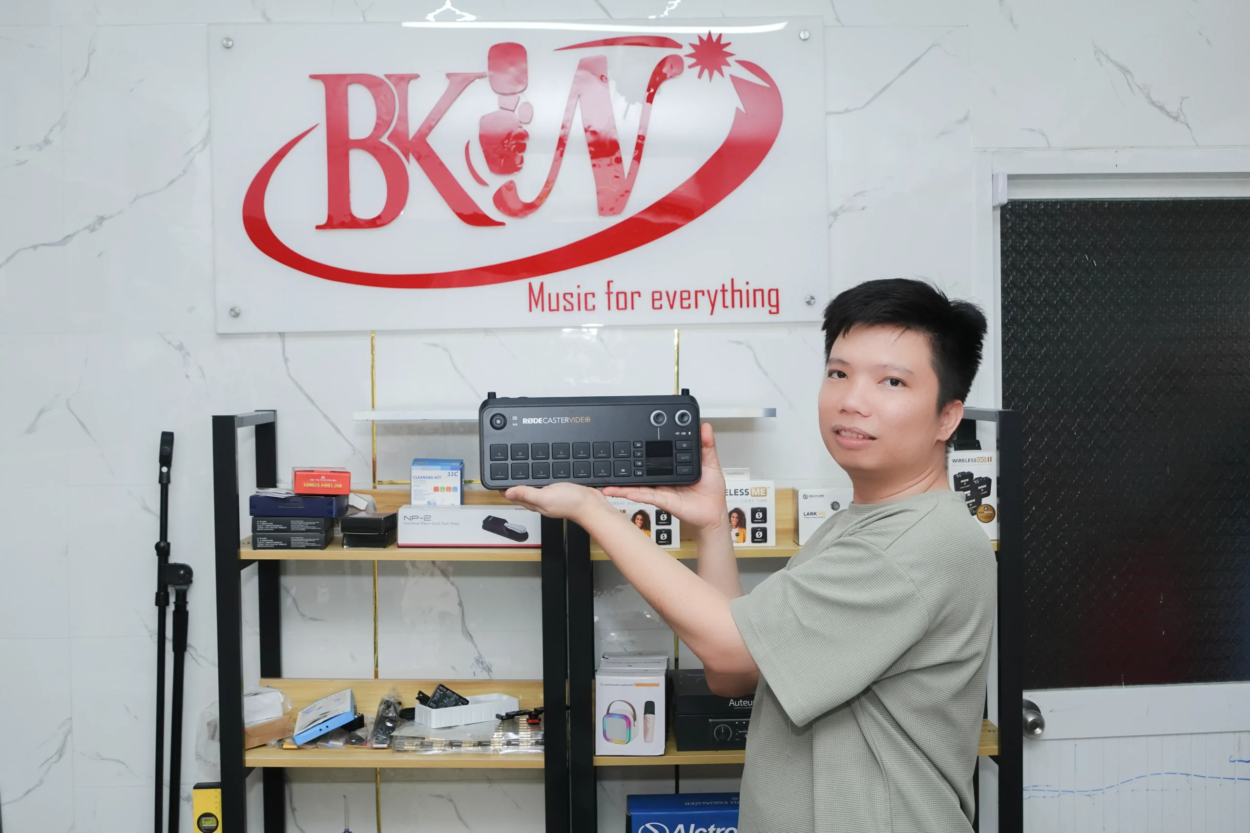 Rode Rodecaster Video Bàn Trộn Hình ảnh 8